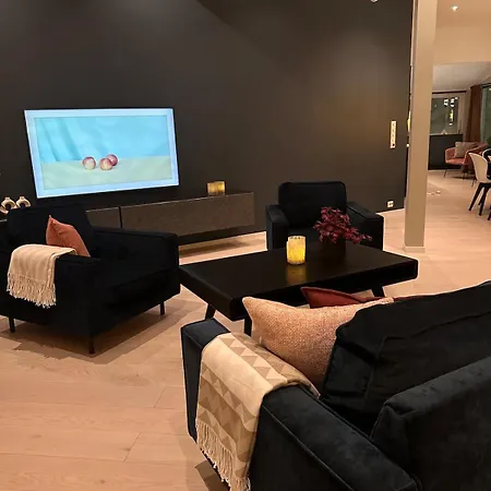 Luxury For Large Groups-tromsdalen- Free Indoor Parking