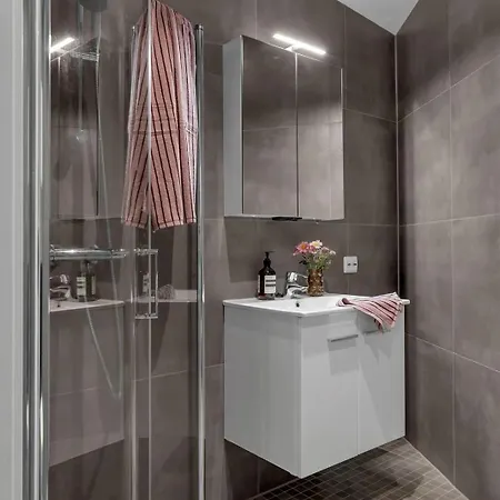 Luxury For Large Groups-tromsdalen- Free Indoor Parking 아파트 Tromsdalen