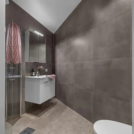 Luxury For Large Groups-tromsdalen- Free Indoor Parking * Tromsdalen