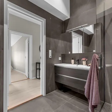 Luxury For Large Groups-tromsdalen- Free Indoor Parking