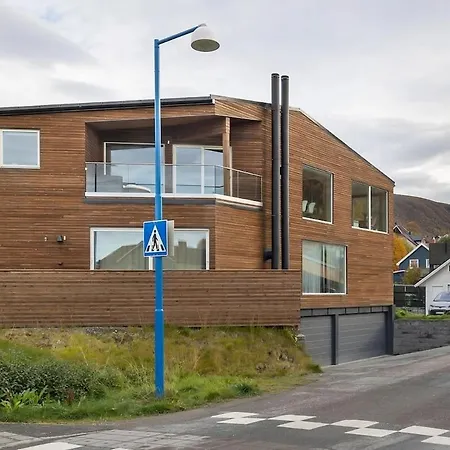 Luxury For Large Groups-tromsdalen- Free Indoor Parking 아파트