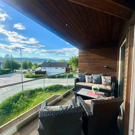 Luxury For Large Groups-tromsdalen- Free Indoor Parking * Tromsdalen