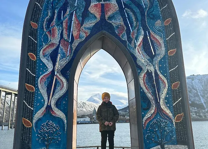 Luxury Apartment For Large Groups-Tromsdalen- Free Indoor Parking Apartamento