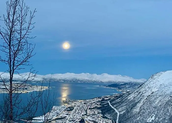 Luxury Apartment For Large Groups-Tromsdalen- Free Indoor Parking Apartamento Trondalen