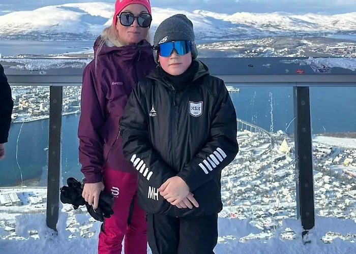 Luxury Apartment For Large Groups-Tromsdalen- Free Indoor Parking Apartamento *